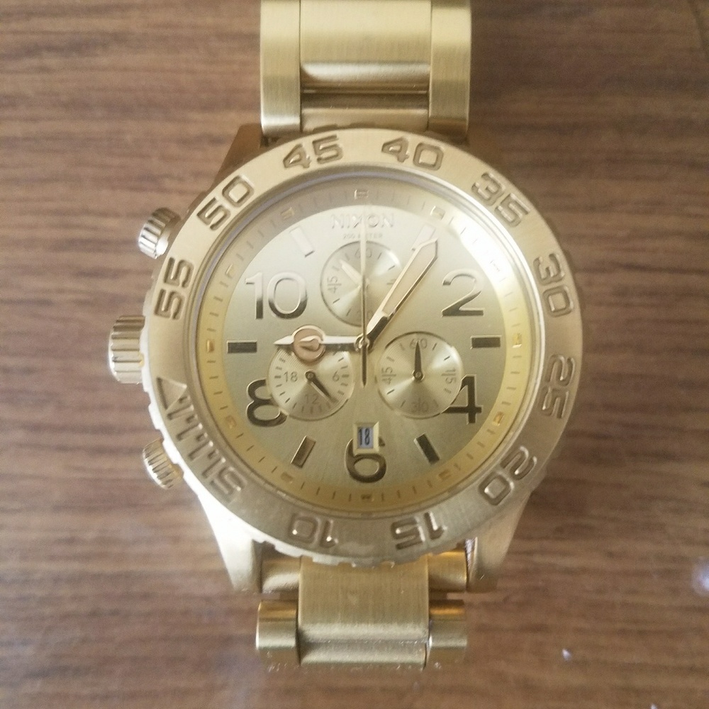 nixon 42 20 gold chrono brand new in box
